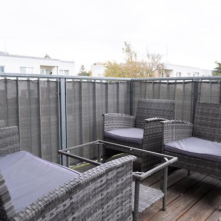 Modern Apartment W/ Cozy Balcony Near City Center ウィーン エクステリア 写真