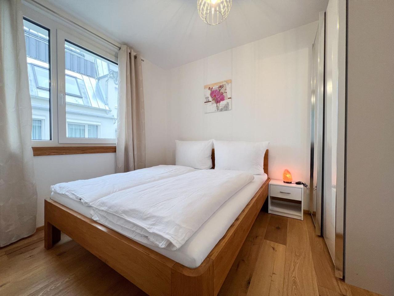 Modern Apartment W/ Cozy Balcony Near City Center ウィーン エクステリア 写真