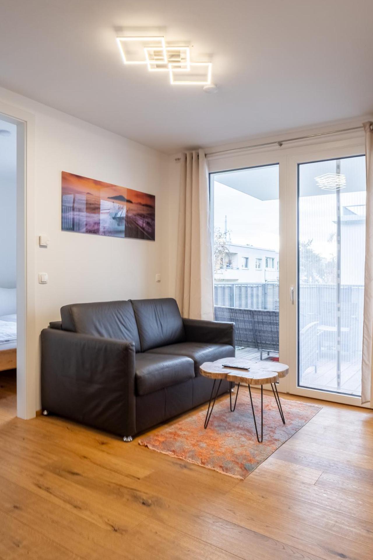 Modern Apartment W/ Cozy Balcony Near City Center ウィーン エクステリア 写真